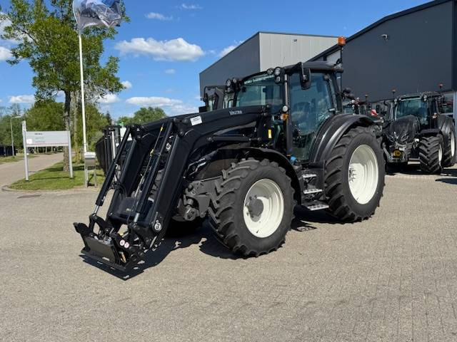 Valtra G125 Ecopower Active, 115 uur!! FH+PTO+Voorlader - Tractor: foto 2 Valtra G125 Ecopower Active, 115 uur!! FH+PTO+Voorlader - Tractor: foto 2
