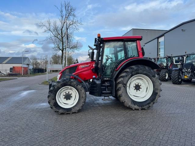 Valtra N123 Hitech5 - Tractor: foto 1 Valtra N123 Hitech5 - Tractor: foto 1