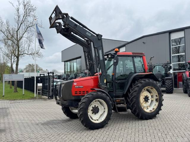 Valtra Valmet 6650 Hitech, voorlader, vloeistofkoppeling - Tractor: foto 1 Valtra Valmet 6650 Hitech, voorlader, vloeistofkoppeling - Tractor: foto 1