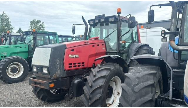Valtra Valmet 8450, Voorasvering! - Tractor: foto 2 Valtra Valmet 8450, Voorasvering! - Tractor: foto 2