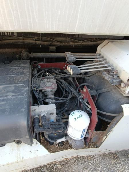 Distribuidor de asfalto Renault: foto 24