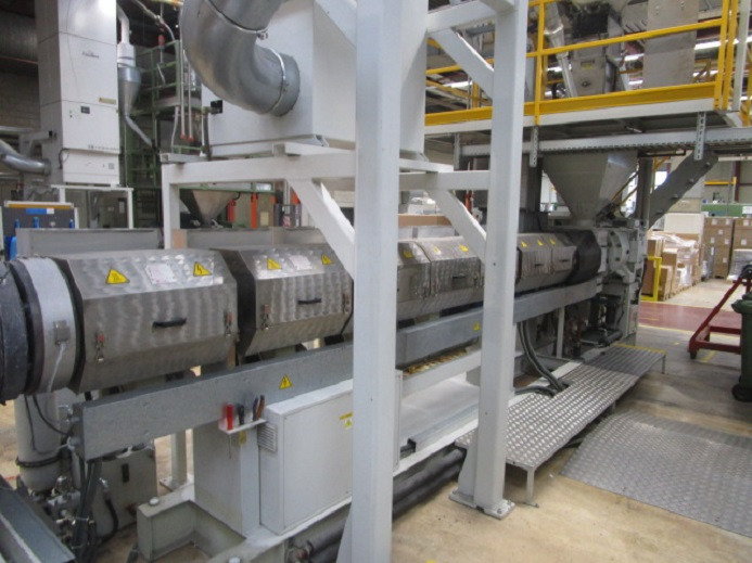 AMUT FLAT FILM EXTRUDER EA-160 FÜR PS/PP - Máquina de embalaje: foto 4 AMUT FLAT FILM EXTRUDER EA-160 FÜR PS/PP - Máquina de embalaje: foto 4