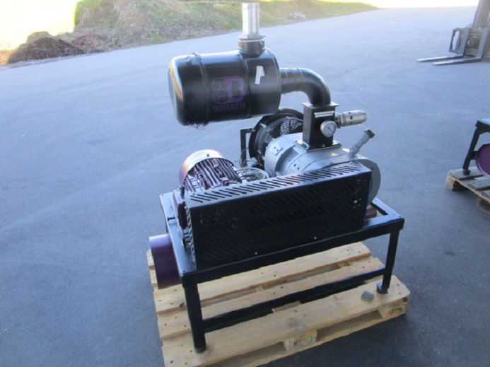 BARRATI VAKUUMPUMPE MIT GESTELL MIT ANSAUGFILTER UND SCHALLDÄMPFER - Máquina de embalaje: foto 4 BARRATI VAKUUMPUMPE MIT GESTELL MIT ANSAUGFILTER UND SCHALLDÄMPFER - Máquina de embalaje: foto 4