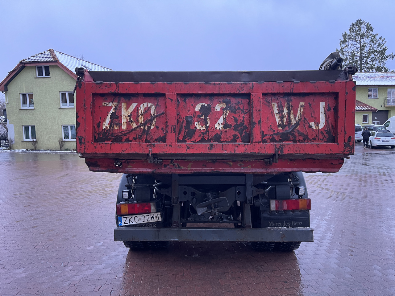 Camión volquete MERCEDES-BENZ 1824: foto 6