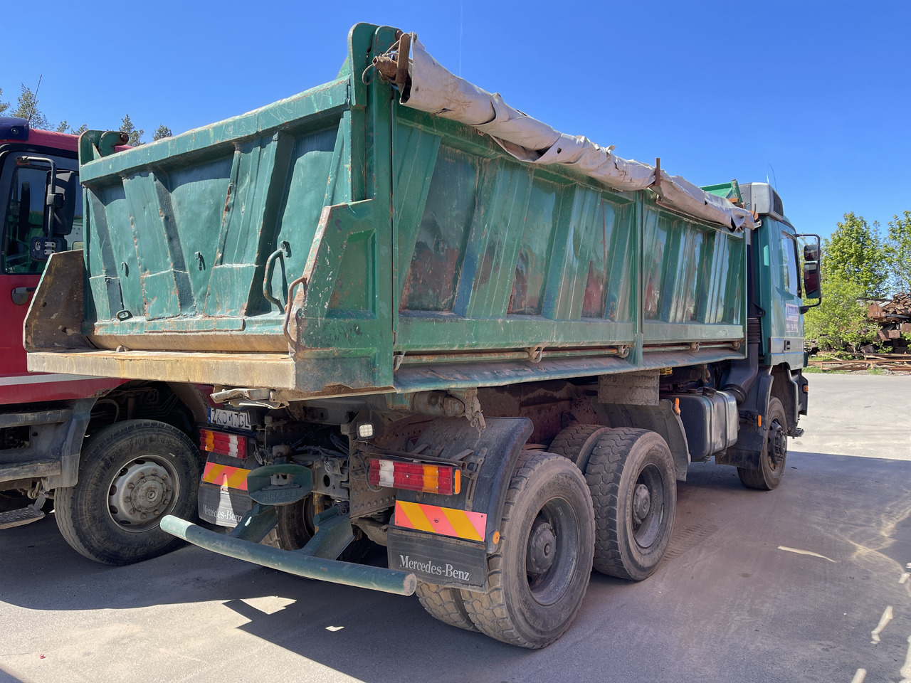 MERCEDES-BENZ Actros 3331 - Camión volquete: foto 4 MERCEDES-BENZ Actros 3331 - Camión volquete: foto 4