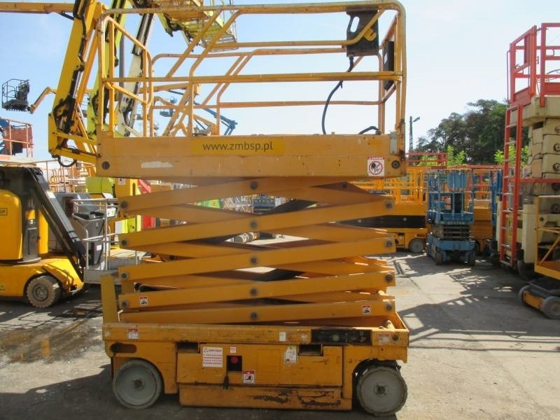 Haulotte Compact 12 - Plataforma de tijeras: foto 5 Haulotte Compact 12 - Plataforma de tijeras: foto 5