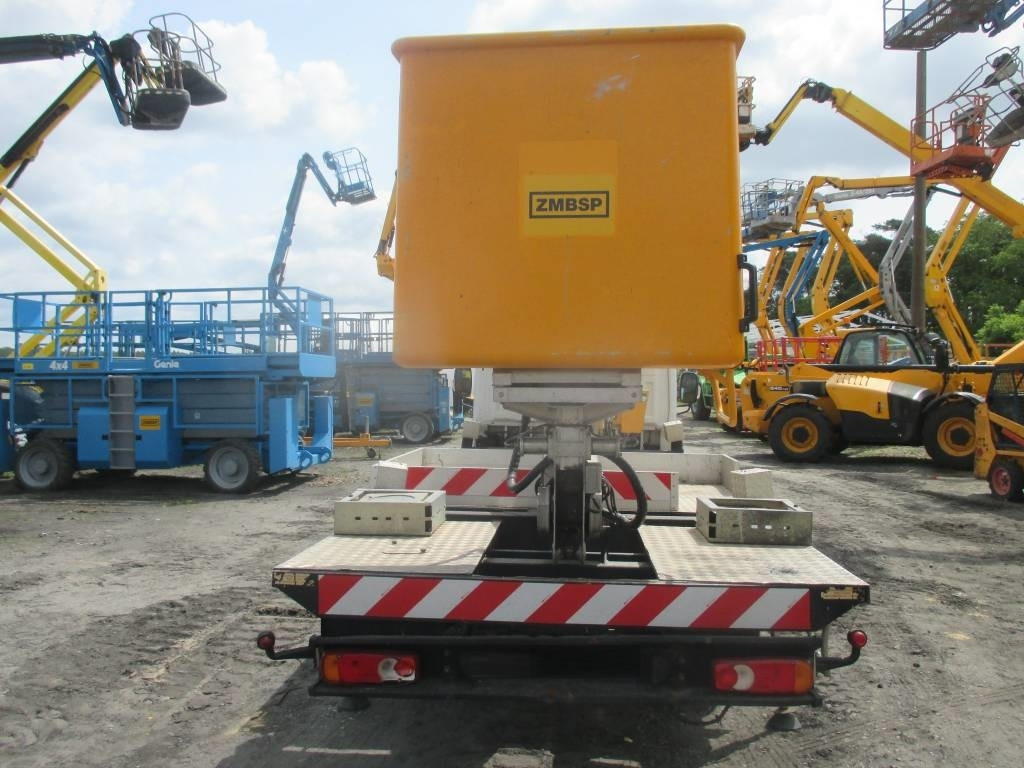 Multitel MT 202 DS - Camión con plataforma elevadora: foto 4 Multitel MT 202 DS - Camión con plataforma elevadora: foto 4