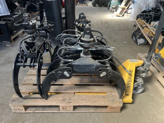 Grappin pour micro pelle de 0.8T à 1T7 - Pinza de manipulación: foto 2 Grappin pour micro pelle de 0.8T à 1T7 - Pinza de manipulación: foto 2