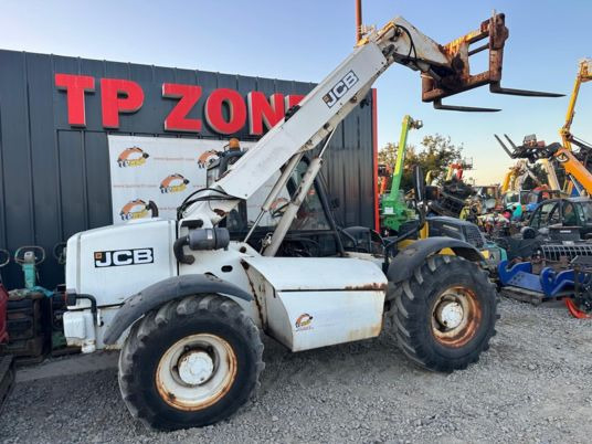 JCB 528-70 à 18 500 € HT - Manipulador telescópico: foto 1 JCB 528-70 à 18 500 € HT - Manipulador telescópico: foto 1