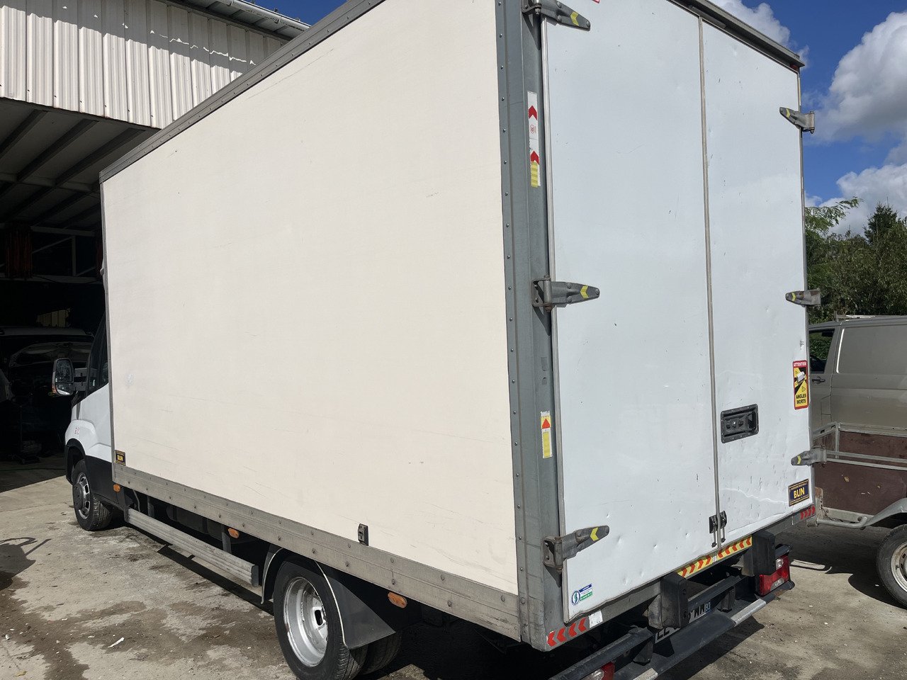 Iveco Daily 35-130 35c13 caisse - Furgoneta caja cerrada: foto 4 Iveco Daily 35-130 35c13 caisse - Furgoneta caja cerrada: foto 4