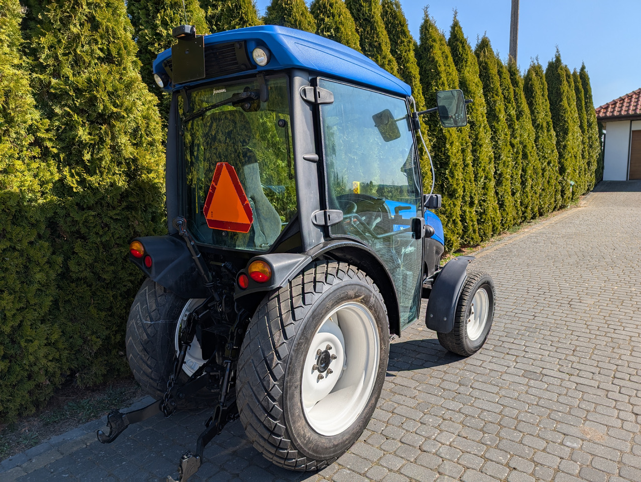 New Holland T3040F - Mini tractor: foto 4 New Holland T3040F - Mini tractor: foto 4