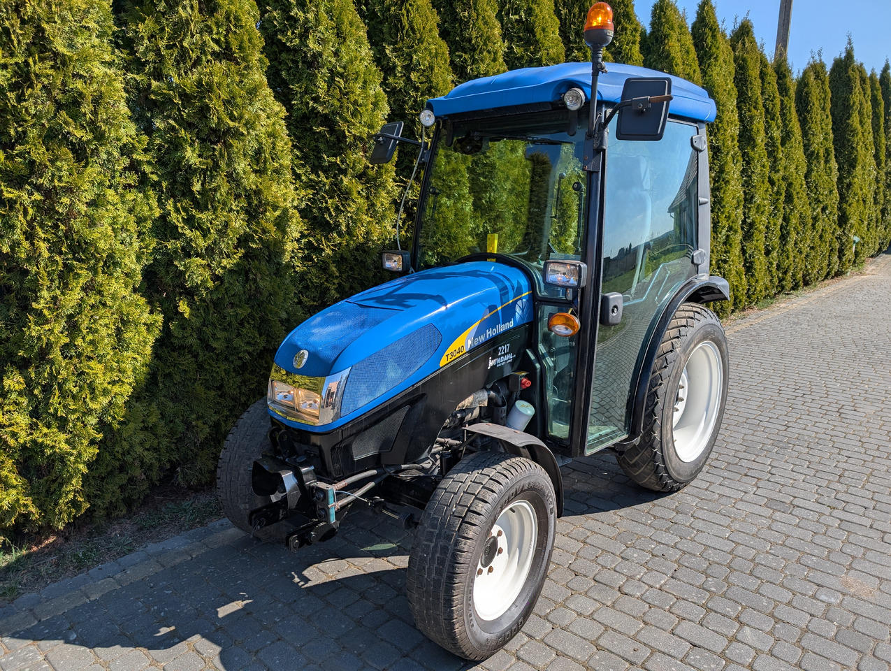 New Holland T3040F - Mini tractor: foto 1 New Holland T3040F - Mini tractor: foto 1