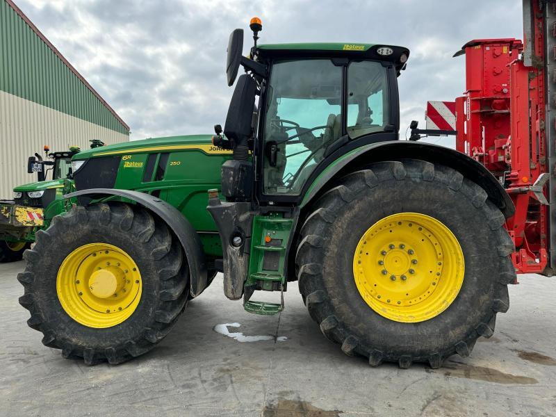 JOHN DEERE 6R250 - Tractor: foto 1 JOHN DEERE 6R250 - Tractor: foto 1