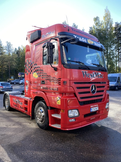 Mercedes-Benz 1832 Mega Space Cabin CLEAN - Cabeza tractora: foto 2 Mercedes-Benz 1832 Mega Space Cabin CLEAN - Cabeza tractora: foto 2