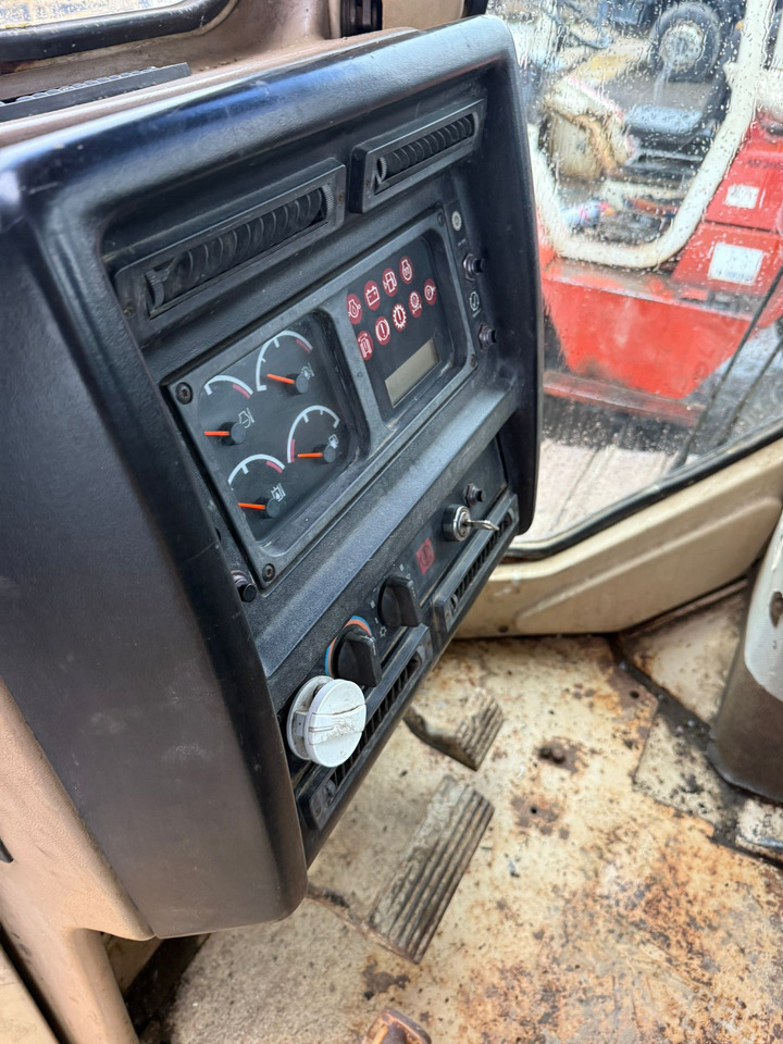 BULLDOZER CATERPILLAR D5 - Bulldozer: foto 5 BULLDOZER CATERPILLAR D5 - Bulldozer: foto 5