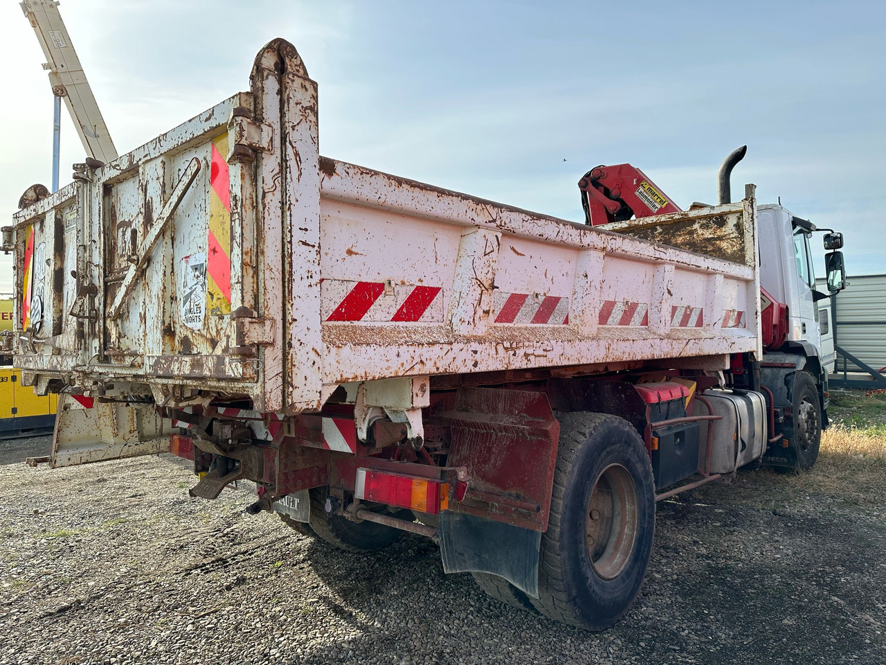 IVECO EUROTRAKKER TIPPER - Camión volquete: foto 5 IVECO EUROTRAKKER TIPPER - Camión volquete: foto 5