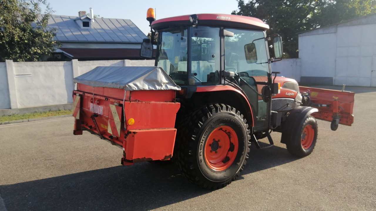 KUBOTA L4240 Narrow spaces tractor/vineyard/fruit tree/communal, TOP ! - Tractor: foto 3 KUBOTA L4240 Narrow spaces tractor/vineyard/fruit tree/communal, TOP ! - Tractor: foto 3