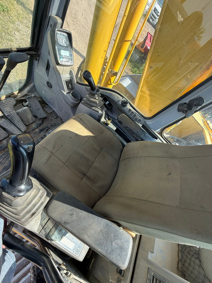 NEW HOLLAND E 215 EXCAVATOR - Excavadora de cadenas: foto 3 NEW HOLLAND E 215 EXCAVATOR - Excavadora de cadenas: foto 3