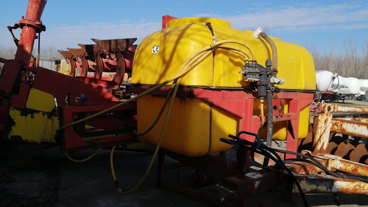 Herbicide Worn /Sprayer 800 l 12m - Otros maquinaria: foto 4 Herbicide Worn /Sprayer 800 l 12m - Otros maquinaria: foto 4