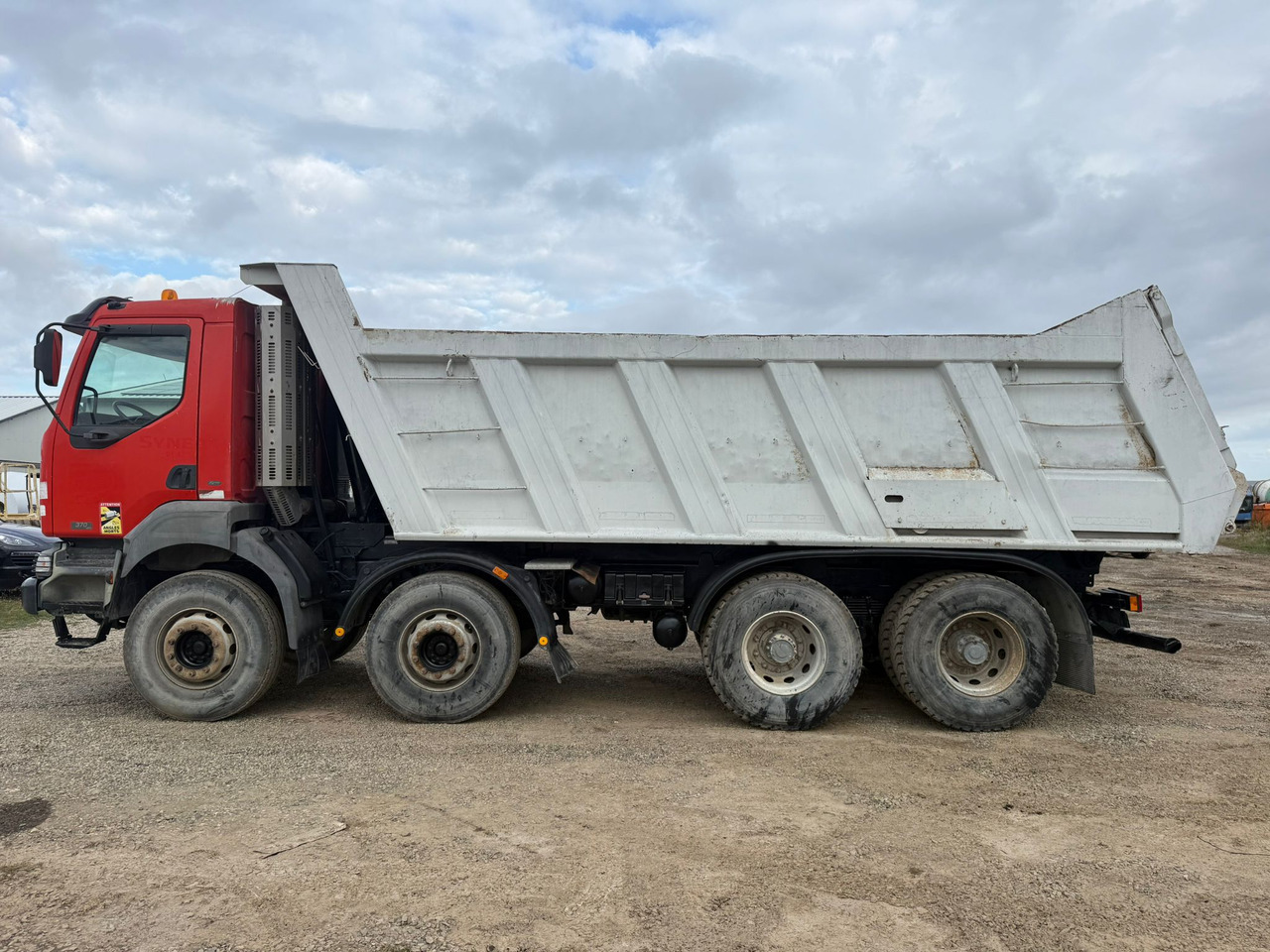 RENAULT KERAX TIPPER - Camión volquete: foto 5 RENAULT KERAX TIPPER - Camión volquete: foto 5