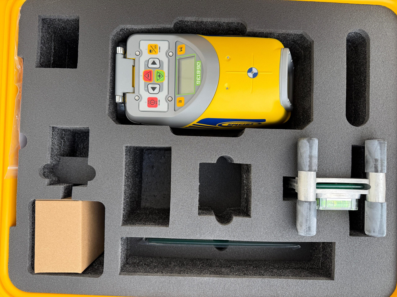 Spectra DG613G Green Beam Dialgrade Pipe Laser - Equipo de construcción: foto 3 Spectra DG613G Green Beam Dialgrade Pipe Laser - Equipo de construcción: foto 3