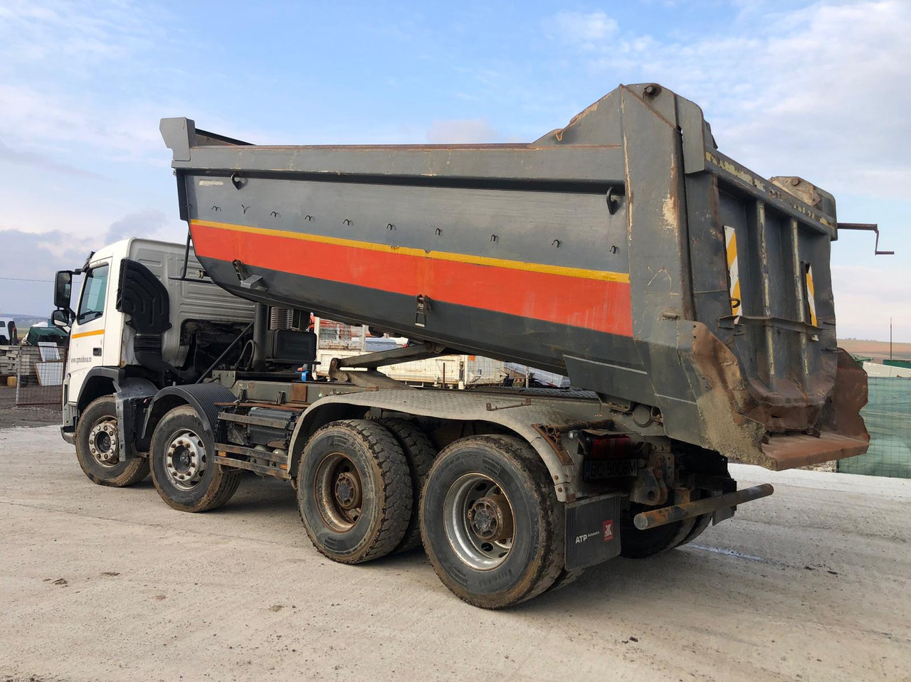 VOLVO FM 420 Tipper - Camión volquete: foto 2 VOLVO FM 420 Tipper - Camión volquete: foto 2