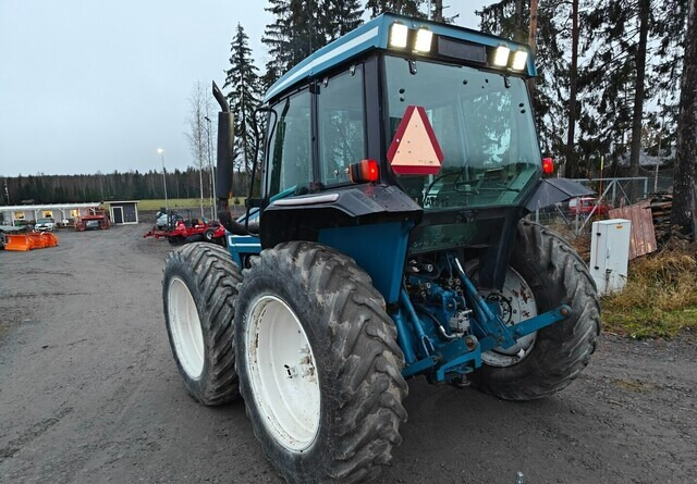 Ford County 1124 - kutoskoneella - KATSO VIDEO - Tractor: foto 5 Ford County 1124 - kutoskoneella - KATSO VIDEO - Tractor: foto 5