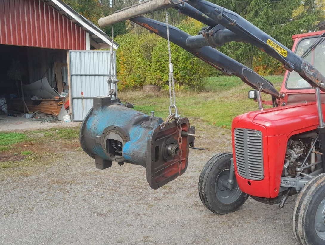 Fordson Super Major perä, vaihdelaatikko ja nostolaitekotelon kansi - Caja de cambios para Tractor: foto 1 Fordson Super Major perä, vaihdelaatikko ja nostolaitekotelon kansi - Caja de cambios para Tractor: foto 1