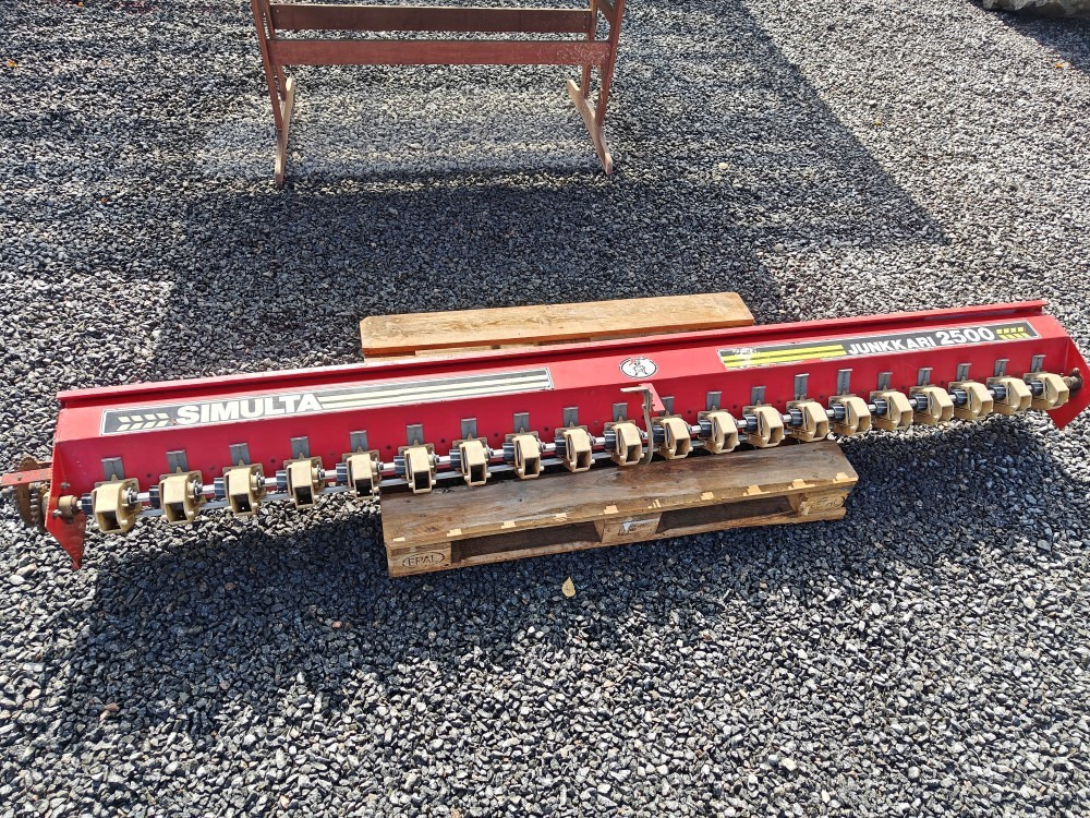 Heinänsiemenlaite 250cm Simulta Junkkari kylvölannoittimeen - Combinado de siembra: foto 1 Heinänsiemenlaite 250cm Simulta Junkkari kylvölannoittimeen - Combinado de siembra: foto 1