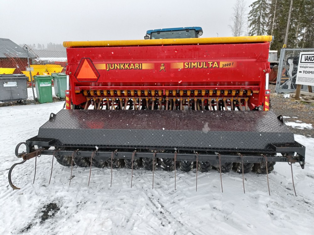 Junkkari Simulta S3000T Takapyöräkone kiekkovantailla - Combinado de siembra: foto 3 Junkkari Simulta S3000T Takapyöräkone kiekkovantailla - Combinado de siembra: foto 3