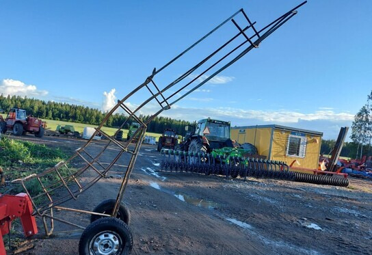 Paalirata - sivulle heittävä - Empacadora de pacas cuadradas: foto 3 Paalirata - sivulle heittävä - Empacadora de pacas cuadradas: foto 3