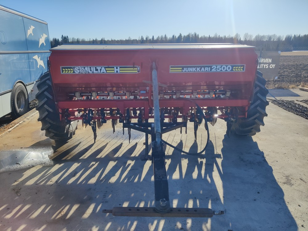 Simulta Junkkari 250cm kylvölannoitin kiekkovantaat takana - Combinado de siembra: foto 5 Simulta Junkkari 250cm kylvölannoitin kiekkovantaat takana - Combinado de siembra: foto 5