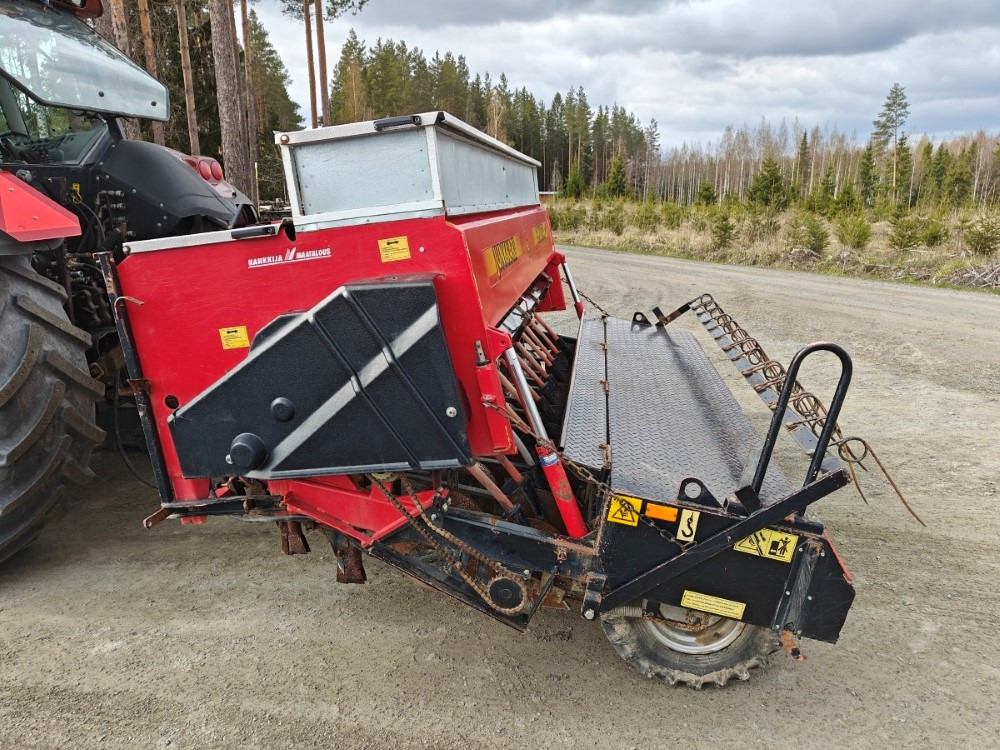 Simulta-Junkkari 3000T - takapyöräkone - kiekkovantaat takana - Combinado de siembra: foto 2 Simulta-Junkkari 3000T - takapyöräkone - kiekkovantaat takana - Combinado de siembra: foto 2