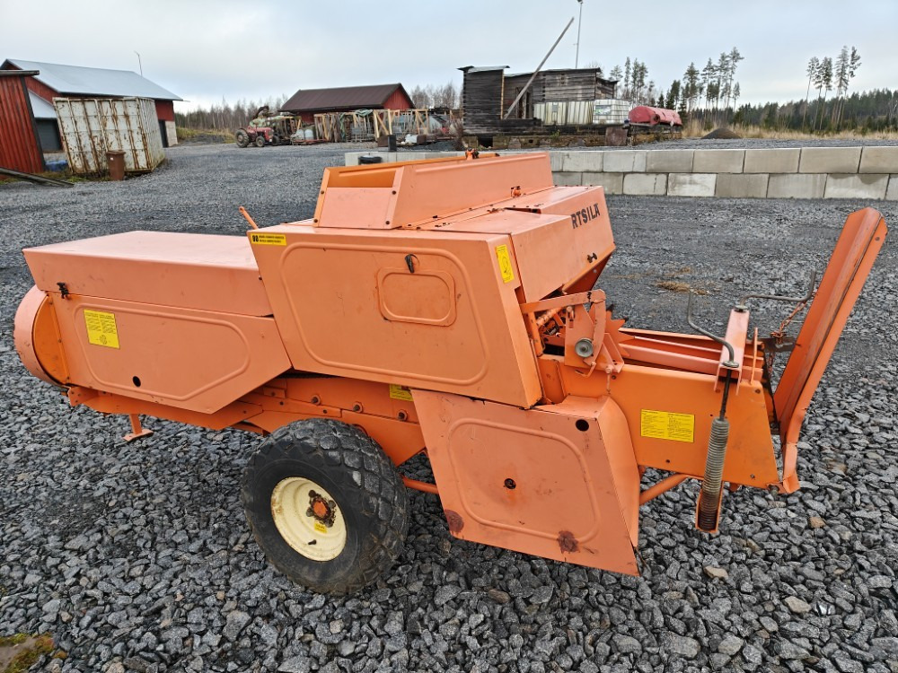 Wärtsilä Rivierra Casalis PHP150 - Empacadora de pacas cuadradas: foto 4 Wärtsilä Rivierra Casalis PHP150 - Empacadora de pacas cuadradas: foto 4