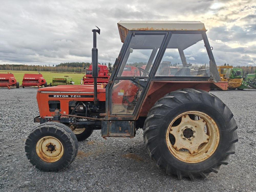 ZETOR 7011 - Tractor: foto 2 ZETOR 7011 - Tractor: foto 2