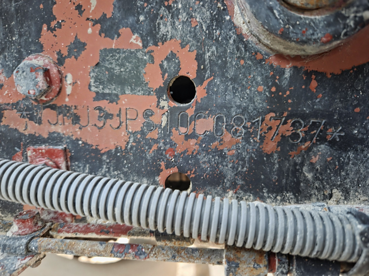 Camión hormigonera IVECO EURO TRAKKER MP340E35HB 8x4 MIX (chassis ): foto 18