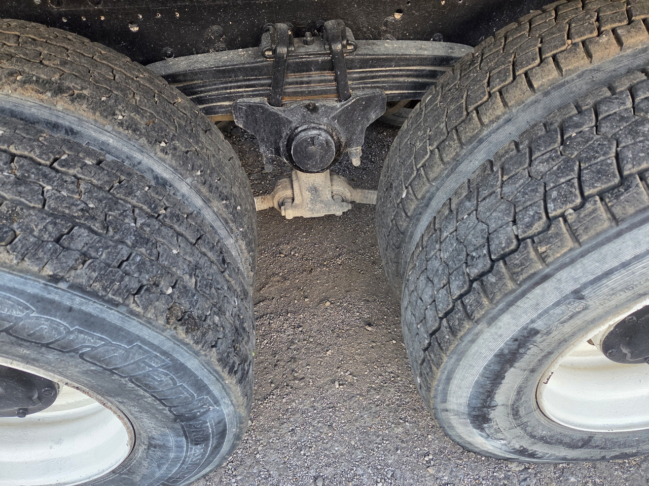 Camión hormigonera IVECO EURO TRAKKER MP340E35HB 8x4 MIX (chassis ): foto 15