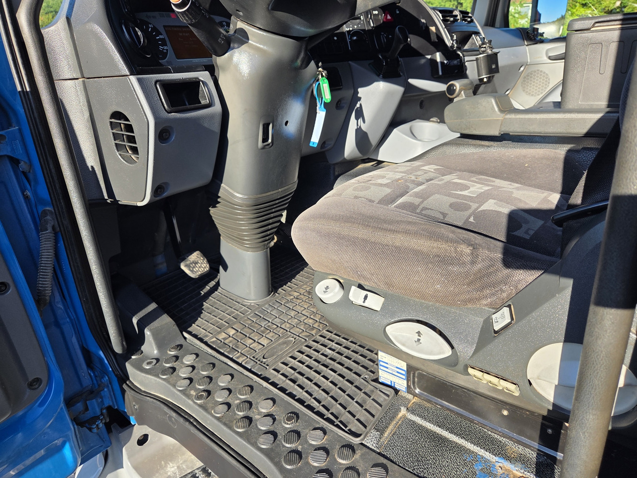 MERCEDES-BENZ  - Camión chasis: foto 2 MERCEDES-BENZ  - Camión chasis: foto 2