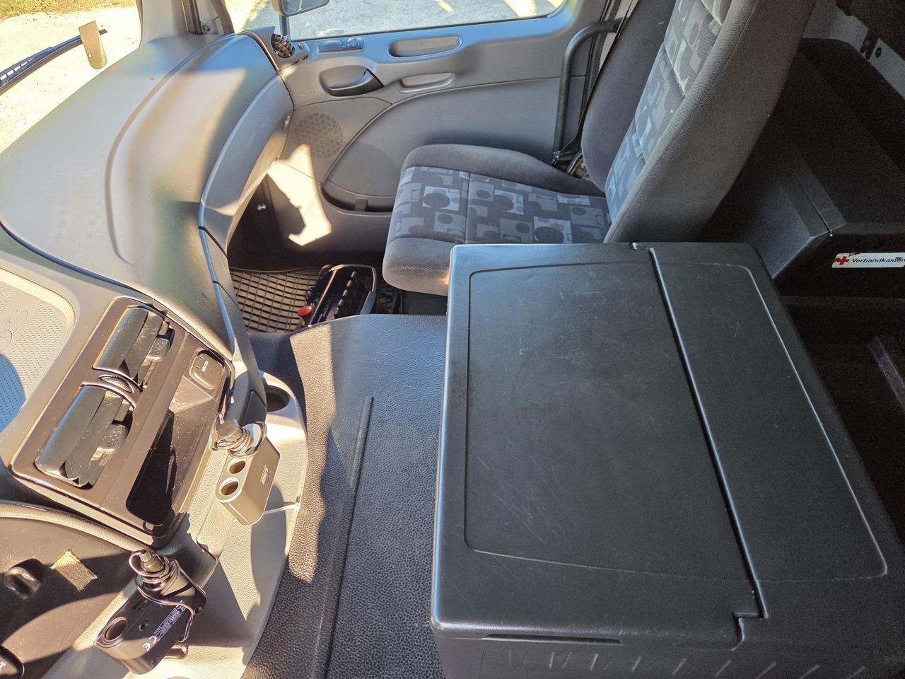 MERCEDES-BENZ  - Camión chasis: foto 4 MERCEDES-BENZ  - Camión chasis: foto 4