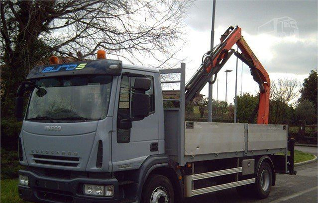 Iveco EUROCARGOeurocargo 160e25 - Camión caja abierta, Camión grúa: foto 1 Iveco EUROCARGOeurocargo 160e25 - Camión caja abierta, Camión grúa: foto 1