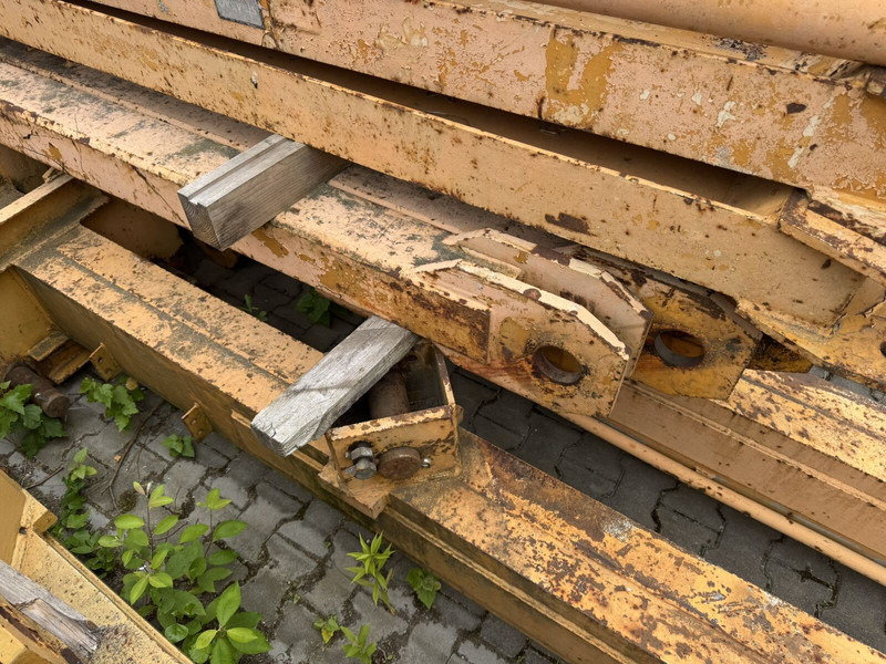 Liebherr 185/200HC Undercarriage 6x6 + 2x A block - Grúa torre: foto 4 Liebherr 185/200HC Undercarriage 6x6 + 2x A block - Grúa torre: foto 4