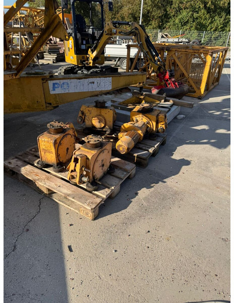 Liebherr driven boogies - 35/50/63K - Grúa automontante: foto 1 Liebherr driven boogies - 35/50/63K - Grúa automontante: foto 1