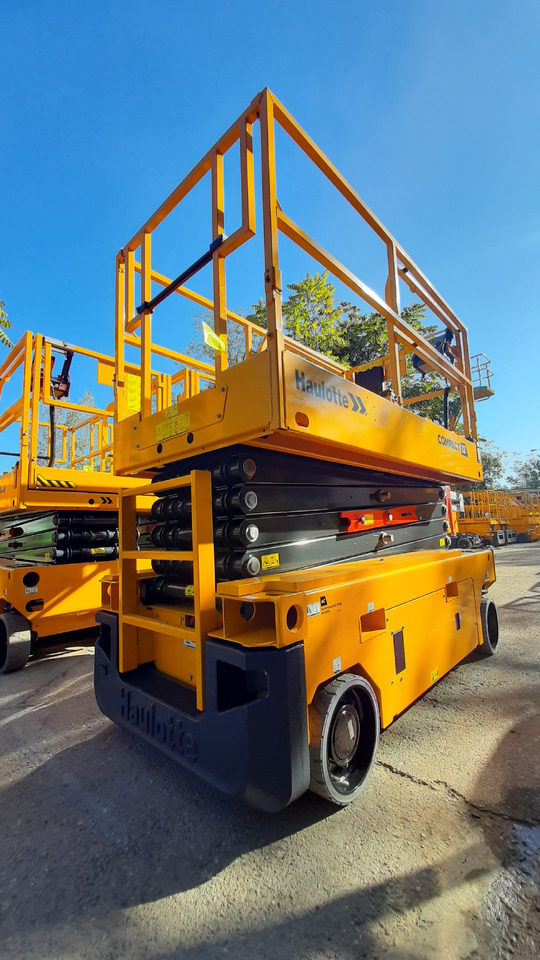 Compact 12 - Plataforma de tijeras: foto 1 Compact 12 - Plataforma de tijeras: foto 1