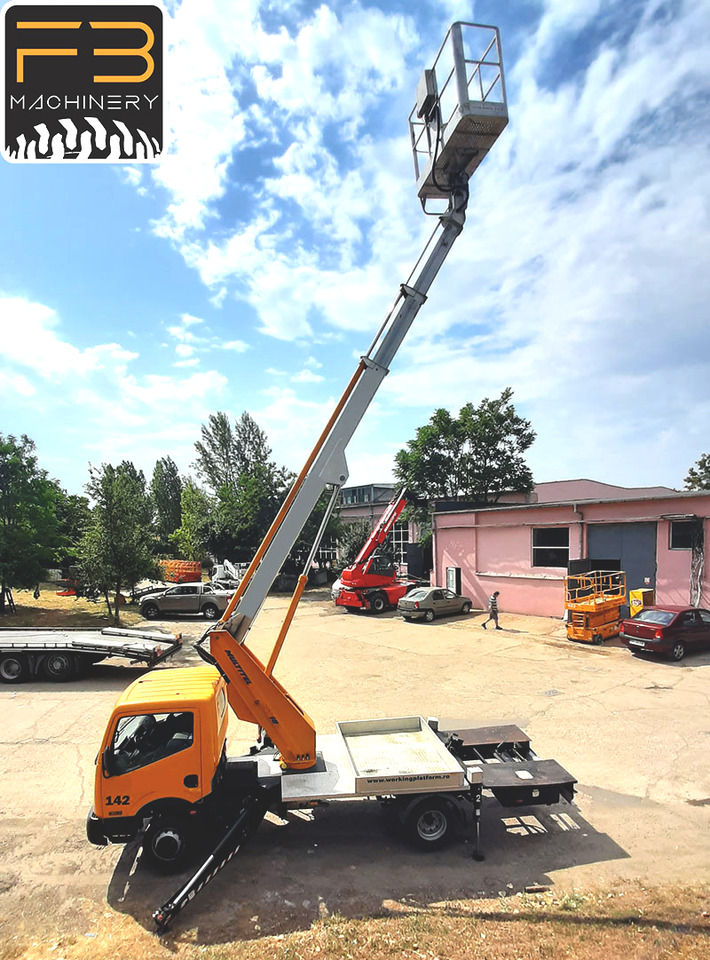 MULTITEL MT182AZ - Camión con plataforma elevadora: foto 2 MULTITEL MT182AZ - Camión con plataforma elevadora: foto 2