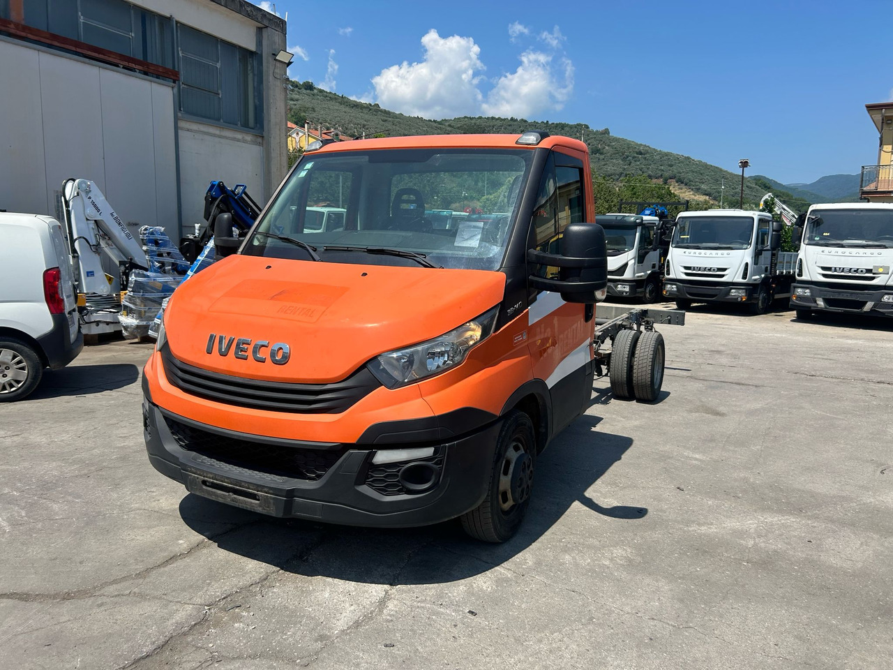IVECO DAILY 35-140 - Furgoneta caja abierta: foto 3 IVECO DAILY 35-140 - Furgoneta caja abierta: foto 3