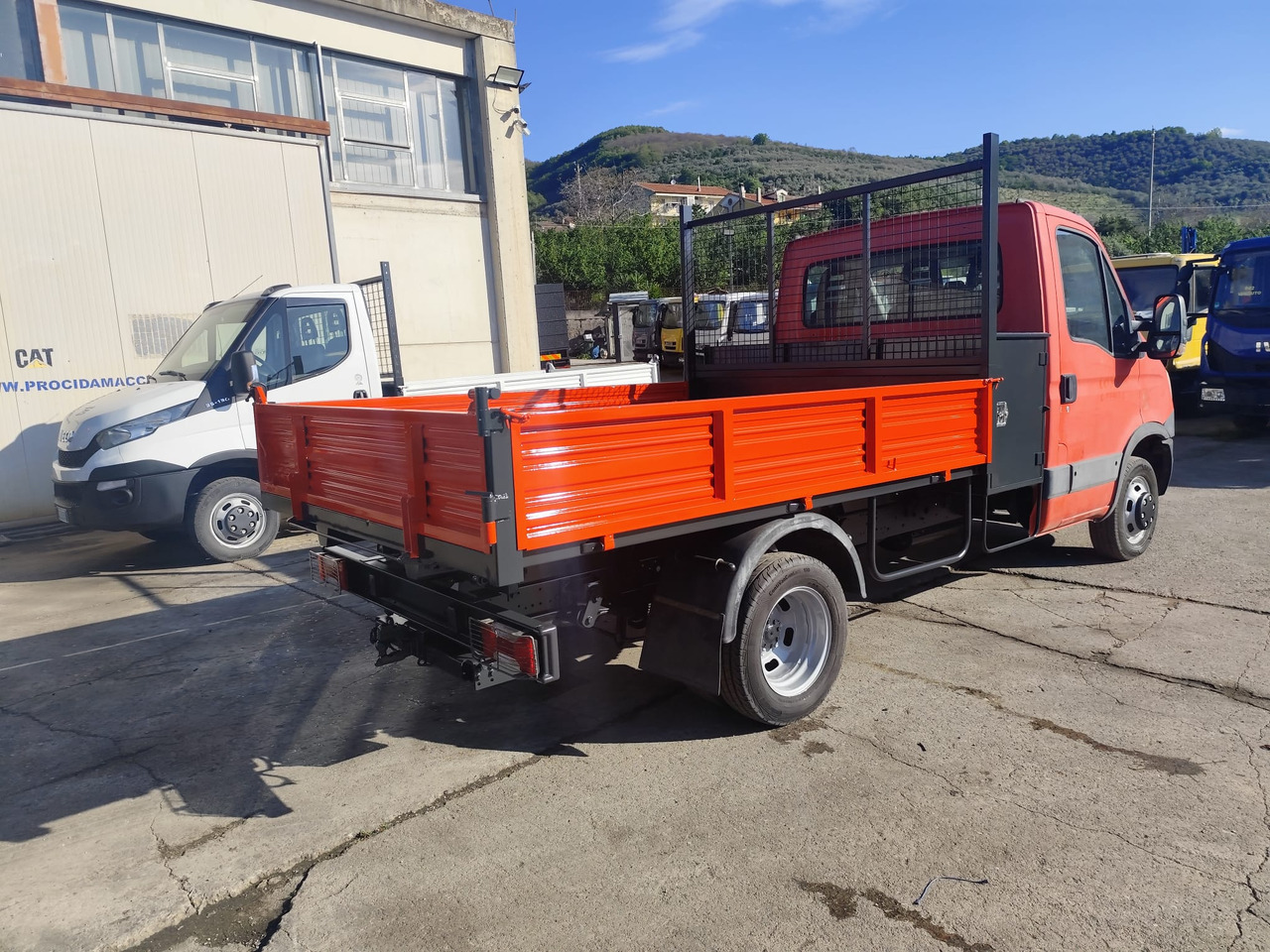 Furgoneta basculante IVECO DAILY 35C13: foto 19