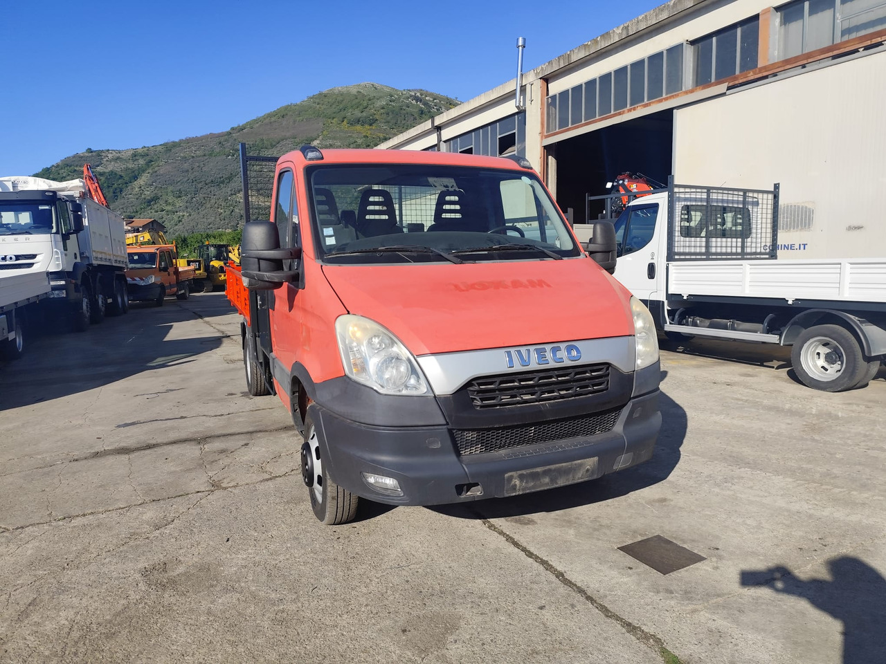 Furgoneta basculante IVECO DAILY 35C13: foto 22
