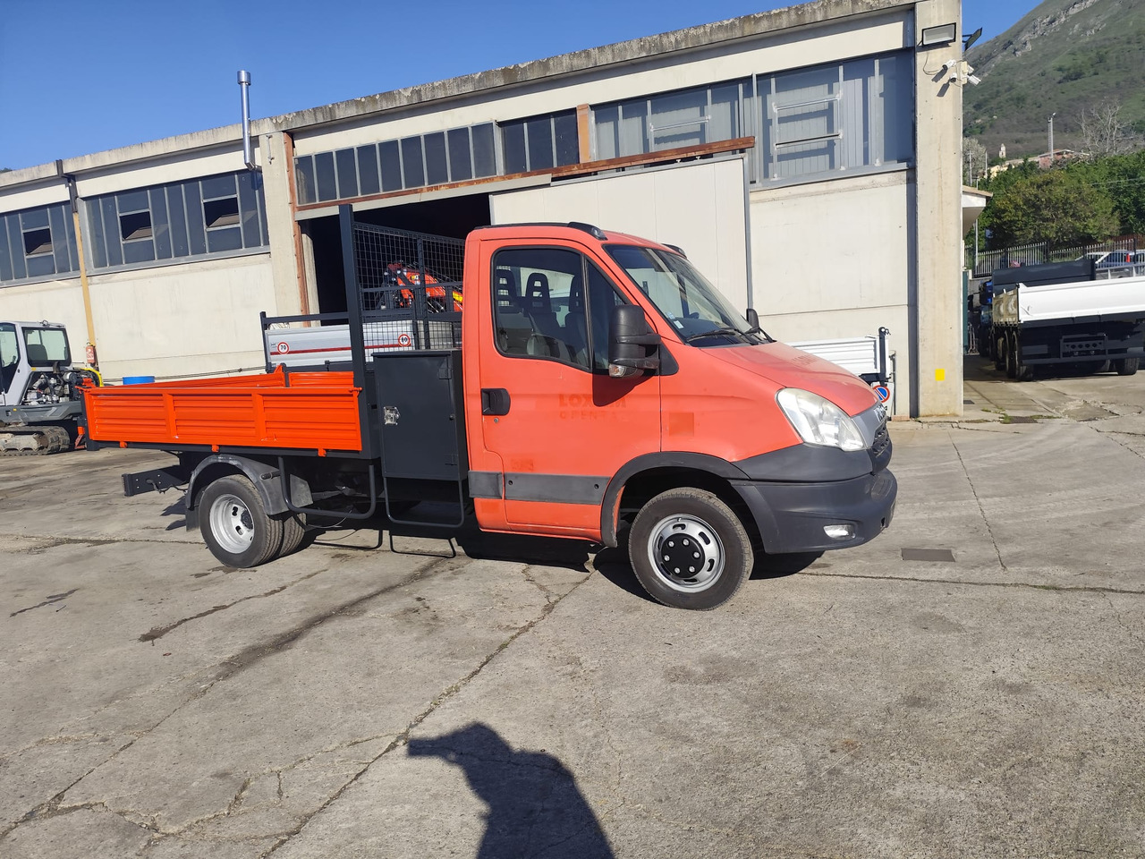 Furgoneta basculante IVECO DAILY 35C13: foto 33