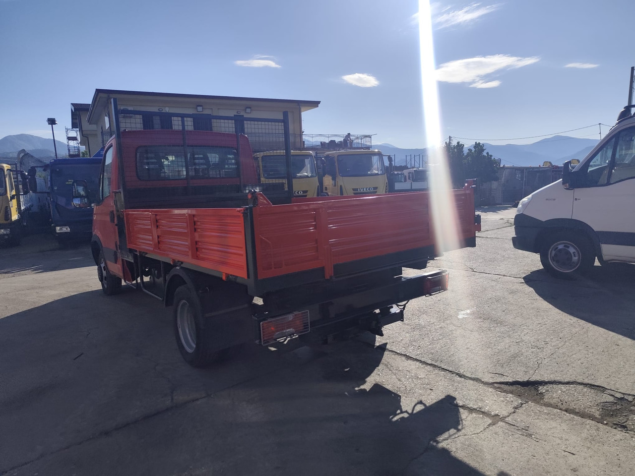 Furgoneta basculante IVECO DAILY 35C13: foto 12