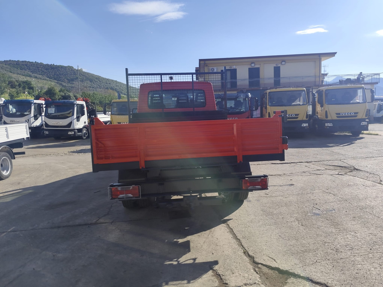 Furgoneta basculante IVECO DAILY 35C13: foto 14